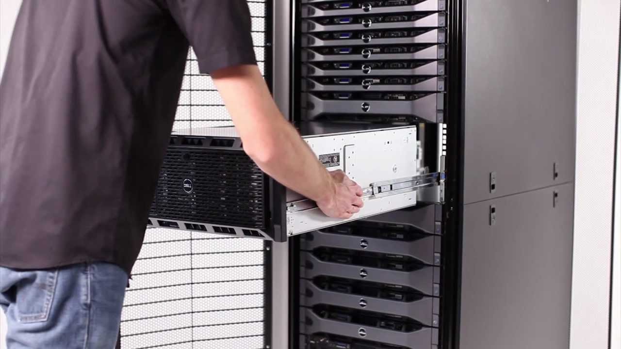 Установить сервер на телефон. Сервер dell POWEREDGE t620. Server dell 4300. Dell t710 Rack. Серверная стойка с серверами.